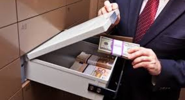 Şirkətlərin banklardakı vəsaitlərini geri çəkməsinin SƏBƏBİ