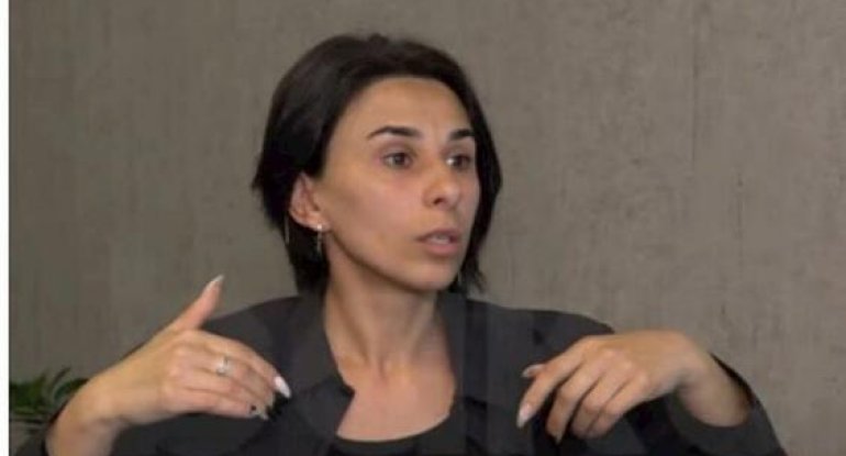 7 yaşlı Fəridin anası özü haqqında olan qalmaqallı sualları cavablandırdı - VİDEO