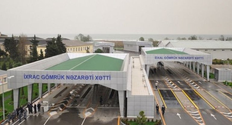 Bir qrup vətəndaş gömrük xidmətindən narazıdır - VİDEO