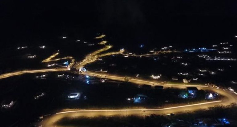Laçının yolları gecələr işıq saçır - FOTO