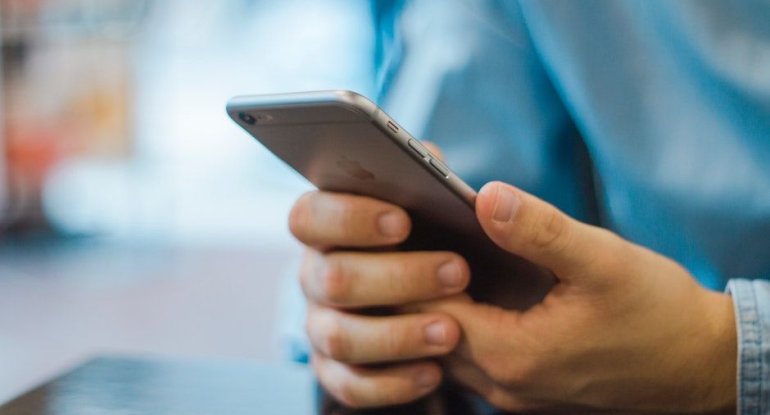 Telefonla çox danışdıqda infarkt, insult riski yüksəlir