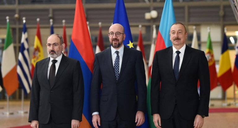 Paşinyan Brüsseldən “təhlükəli yük”lə qayıdıb: İrəvanın Kremllə silah böhranı da dərinləşir
