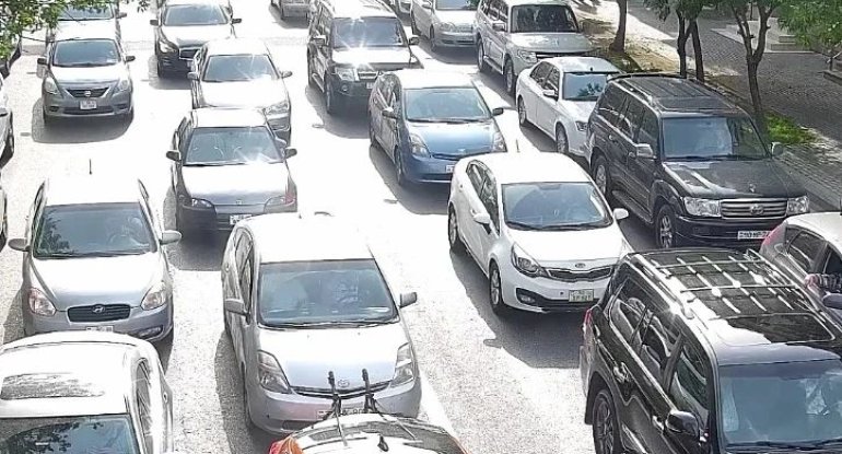 12 küçə və prospektdə tıxac var - SİYAHI