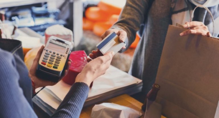 Nağd yoxsa QR kodla ALIŞ-VERİŞ? – Yeni ödəniş formasının üstünlükləri