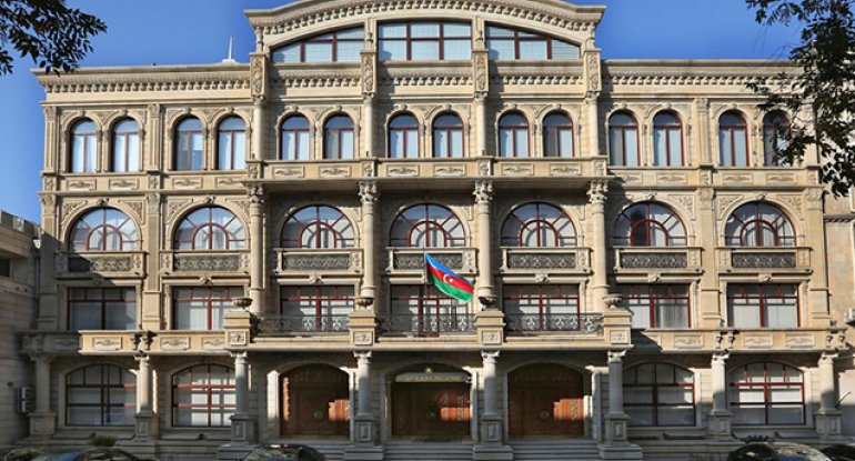 İllik hesabatlarını təqdim etməyən nazirliklər açıqlandı