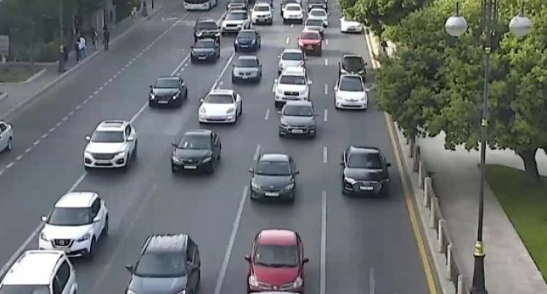 13 küçə və prospektdə tıxac var - SİYAHI