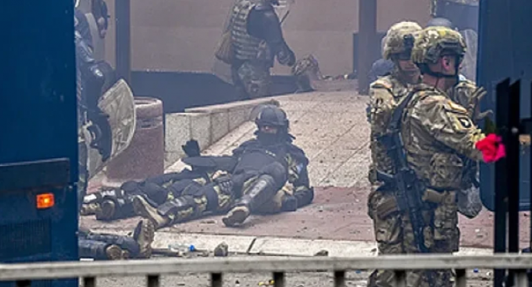 Kosovodakı toqquşmalarda NATO-nun 20-dən çox hərbçisi yaralanıb