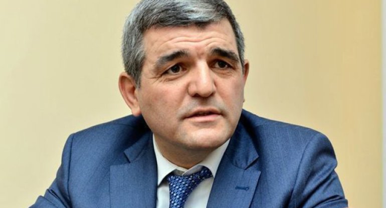 Məmurların şənbə günləri tam rejimdə işləməsi narahatedicidir - Fazil Mustafa