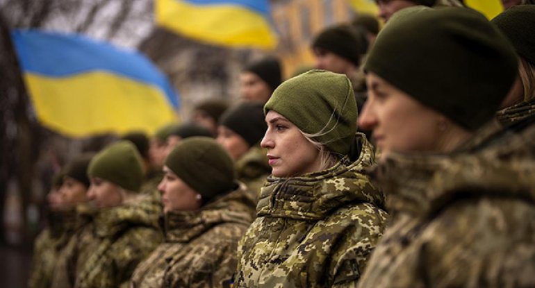 Ukrayna ordusundakı qadınların sayı açıqlandı