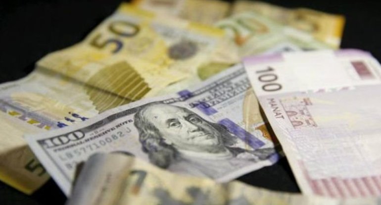 Manat bu valyutalara qarşı bahalaşdı