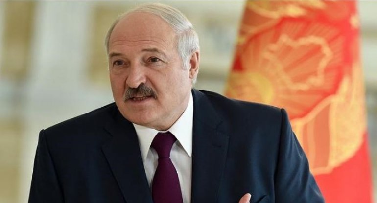 Lukaşenkodan çağırış: "Dövlətləri xarabalığa çevirmək üçün trilyonlar xərcləyirlər"