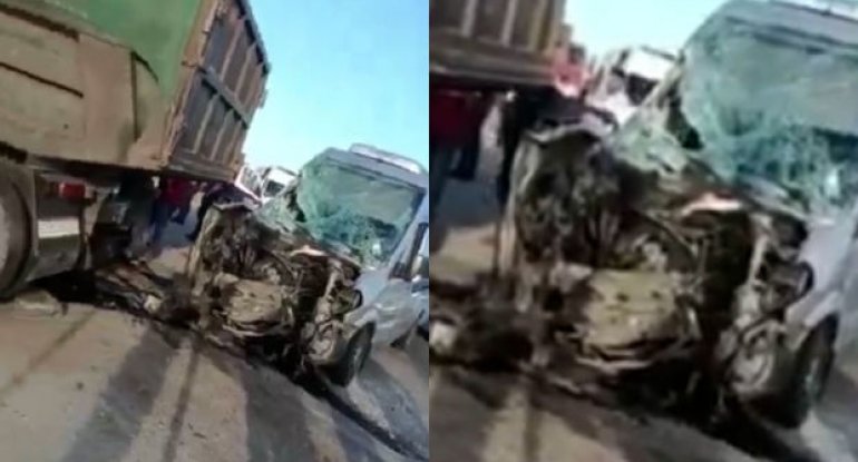 Bakı-Horadiz yolunda mikroavtobus yük avtomobili ilə toqquşdu - VİDEO