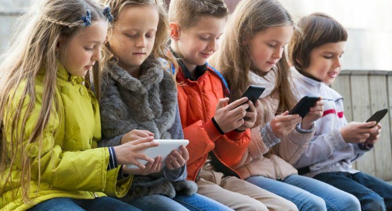 Uşağı telefondan necə uzaqlaşdırmalı?
