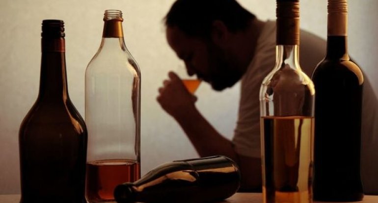 Alkoqolun yaratdığı 60 xəstəlik müəyyən edildi