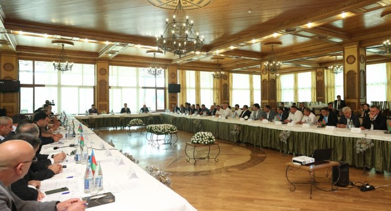 Lerikdə investisiya imkanlarına dair forum keçirilib