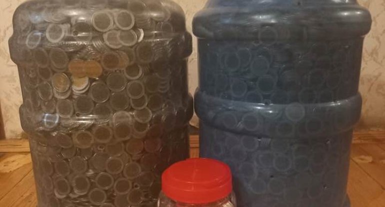 180 kilo 50 qəpik yığdı - FOTO