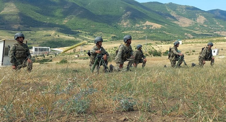 Azərbaycanda ehtiyatda hərbçilərin təlim toplanışı başa çatıb