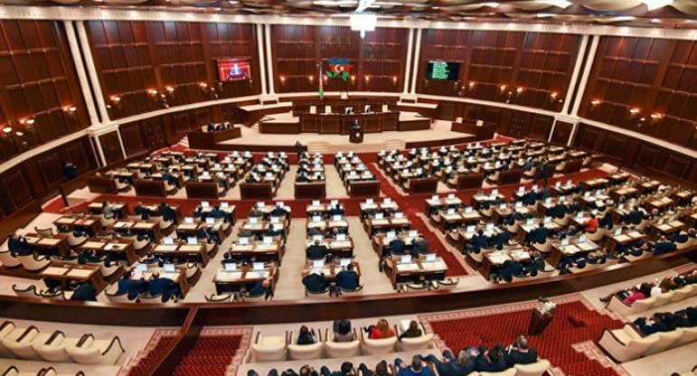Milli Məclis toplanır - Gündəlikdə 33 məsələ var