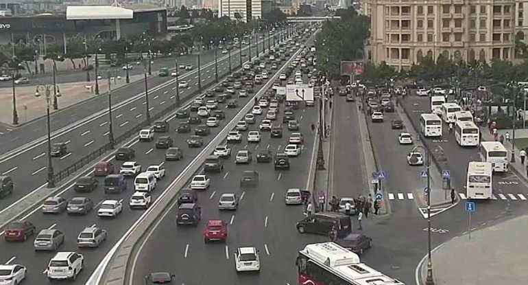 4 küçə və prospektdə tıxac var - SİYAHI