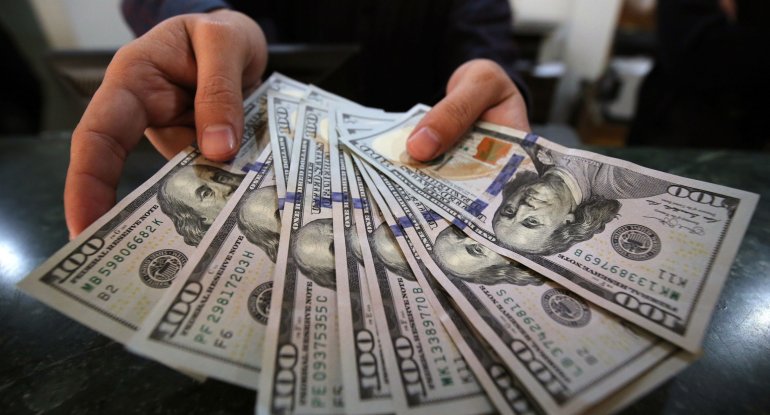 Azərbaycanda son 5 ildə ilk: Dollar satışı...