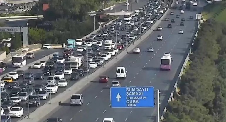 Bu yollarda tıxac var - SİYAHI