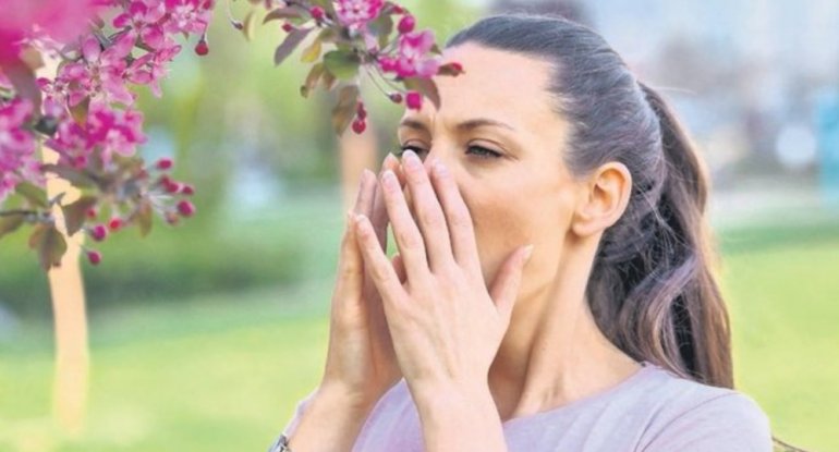 Dayanmadan asqırır və öskürürsünüzsə, buna diqqət edin