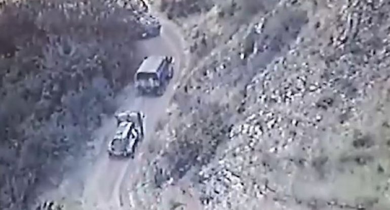 Erməni separatçıların qanunsuz hərbi daşımalarını Rusiya sülhməramlıları müşayiət edirlər - VİDEO
