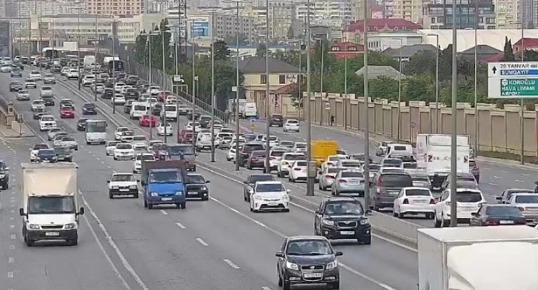Bu yollarda tıxac var - SİYAHI