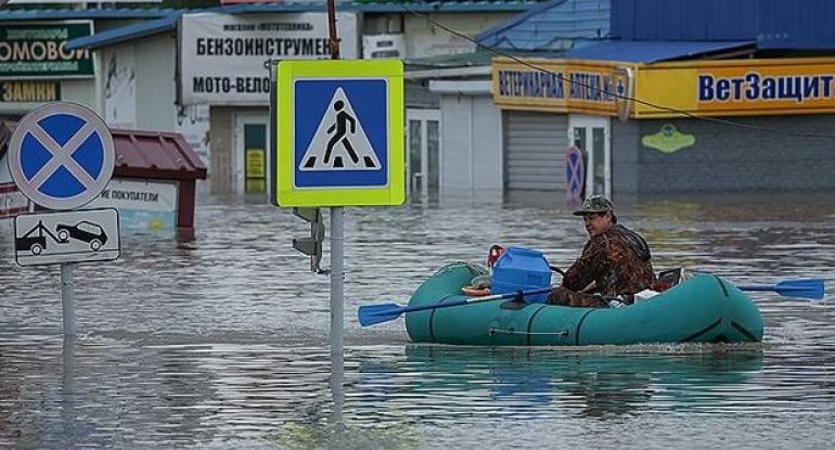 Rusiyada daşqınlar: Dörd mindən çox yaşayış evi suyun altında qaldı - VİDEO
