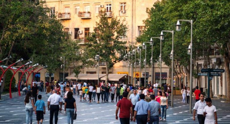 Koronanın yeni ştamı ağır xəstəliyə səbəb olur? - Həkim
