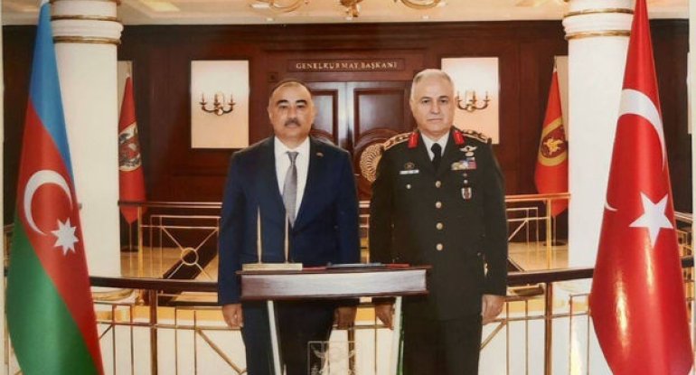 Azərbaycan səfiri Türkiyə Ordusunun Baş Qərargah rəisi ilə görüşüb
