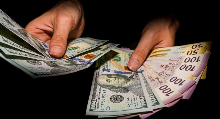 Dollar satışında rekord: Manatın kursu necə dəyişəcək?