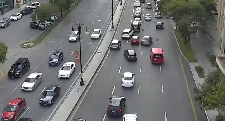 3 yolda tıxac var - SİYAHI