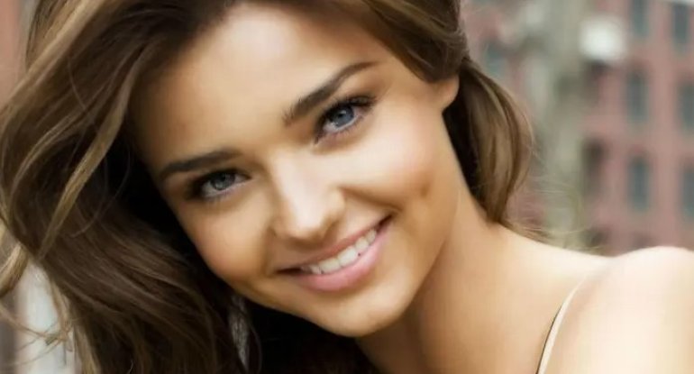 Dünyaca məşhur model dördüncü dəfə ana olacaq