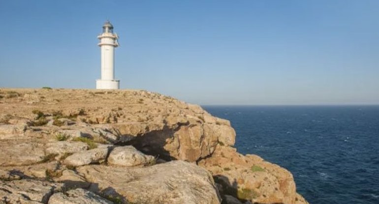 İspaniyada 12 il mağarada yaşayan adam tapılıb - FOTO