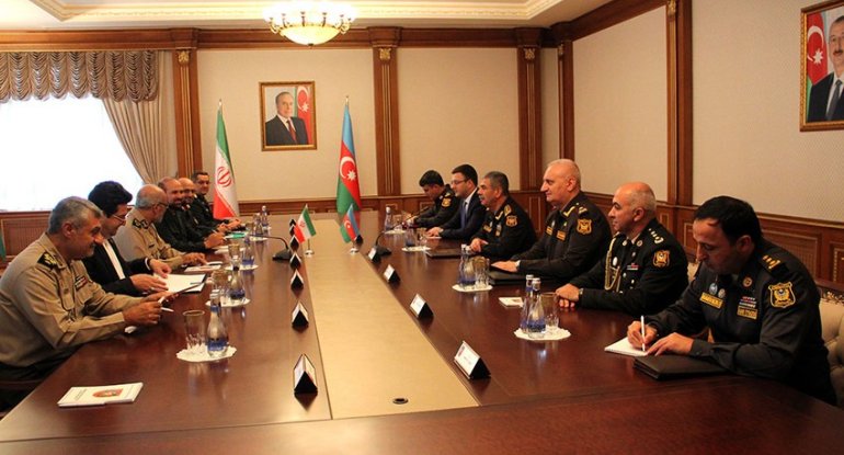Zakir Həsənov İran Silahlı Qüvvələrinin nümayəndələrini qəbul edib - FOTO
