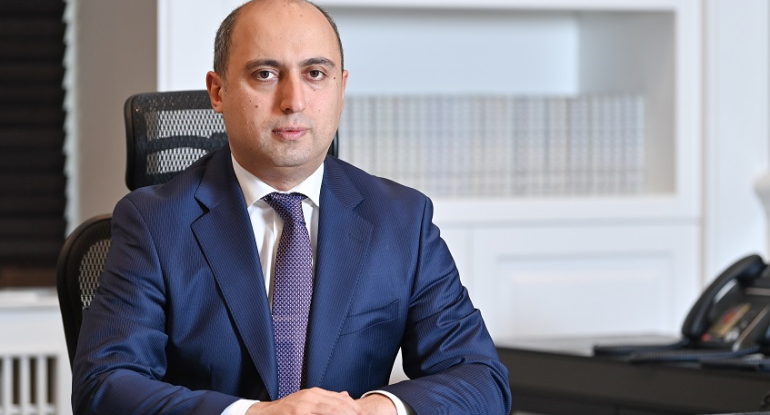 Azərbaycan dilini bilməmək ayıbdır, dilə hörmətsizlikdir - Nazir
