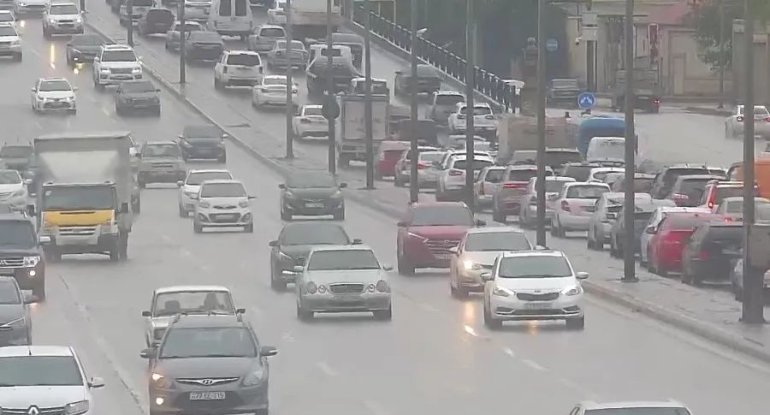 9 küçə və prospektdə tıxac var - SİYAHI