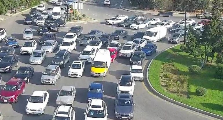 Diqqət: bu yollarda tıxac var