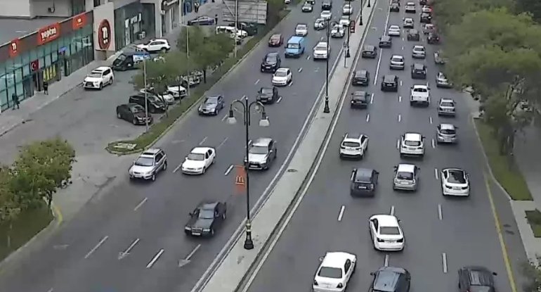 Bu yollarda tıxac var - SİYAHI