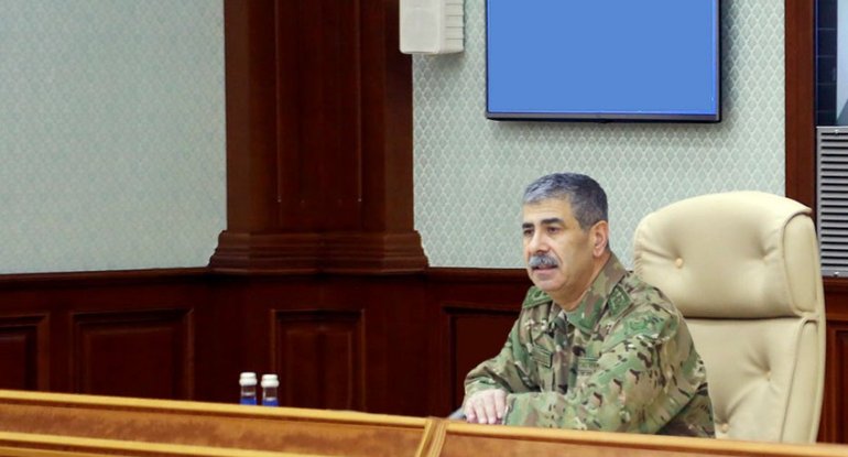 Zakir Həsənov ordu rəhbərliyi ilə müşavirə keçirib