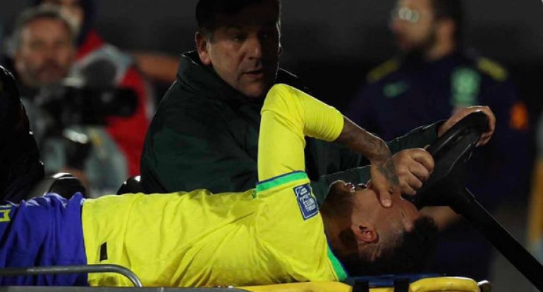 Neymar meydanı gözyaşları ilə tərk etdi