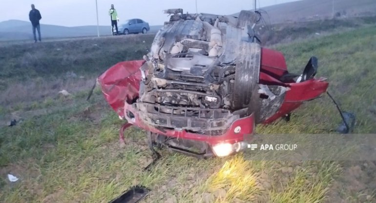 Şamaxıda BMW aşıb, bir ailənin 3 üzvü həlak olub - FOTO