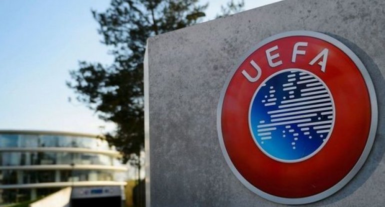 UEFA millinin baş məşqçisinə görə AFFA-nı cərimələdi