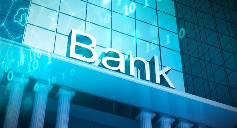 10 bank filialı bağlanıb