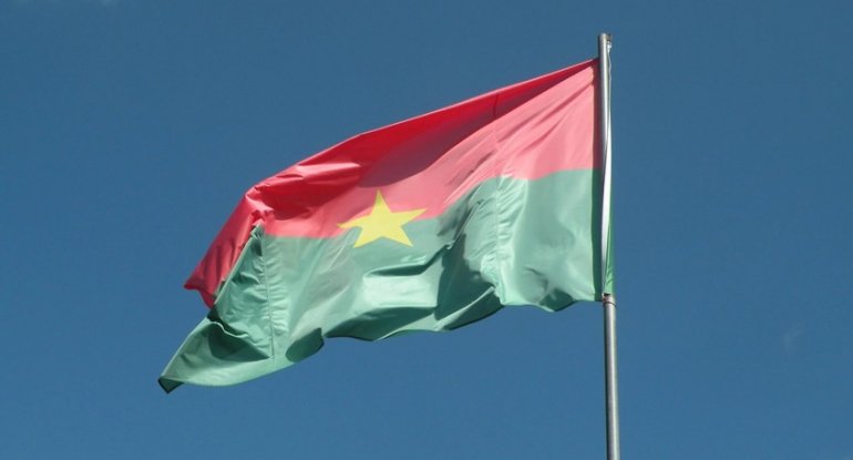 Burkina-Fasoda fransızcanın rəsmi statusu ləğv edilib