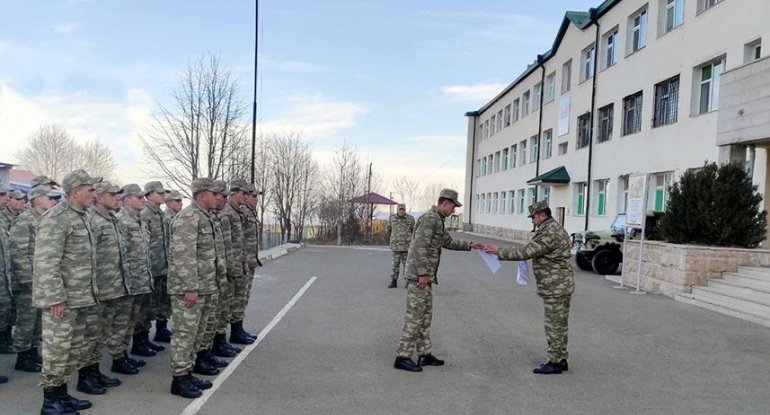 Xidmət müddəti başa çatan hərbi qulluqçular tərxis olunur - FOTO