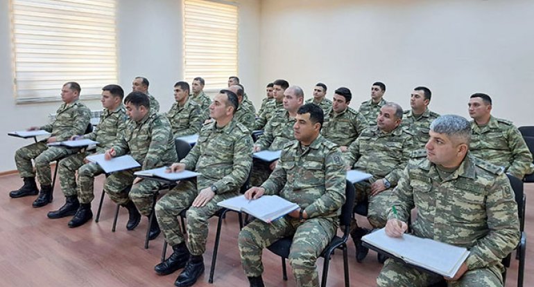 Ordumuzda komandirlərin toplanışı keçirilir - FOTO