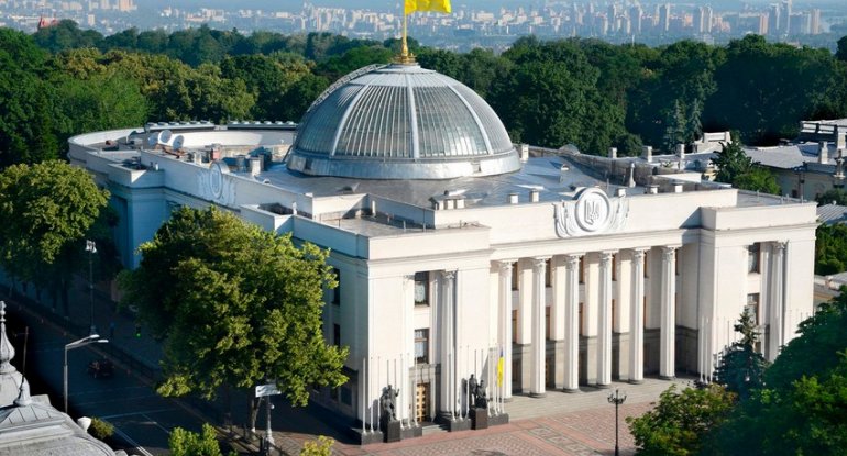 Ukrayna parlamenti qanun layihəsini hökumətə qaytardı