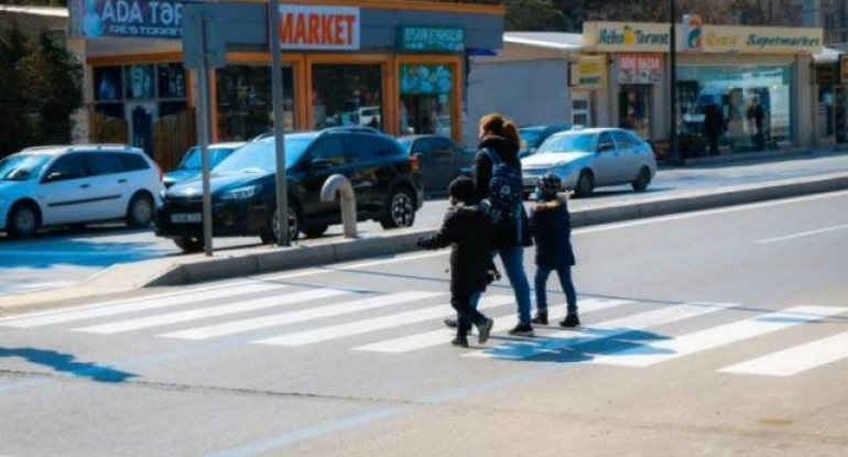 Bakıda ağır qəza: maşın iki qadını vurdu, biri öldü